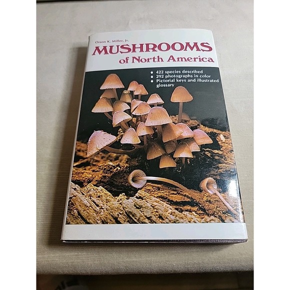 The Unbranded Brand Other - Mushrooms of North America - Jacketed Soft Cover Vintage